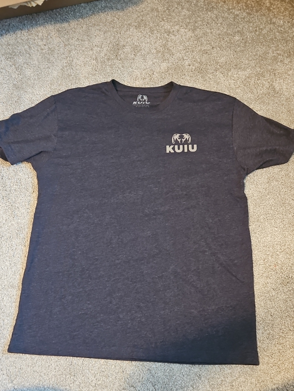 KUIU Men's Large Logo T-Shirt Charcoal Gray Hunting Outdoor Tee
